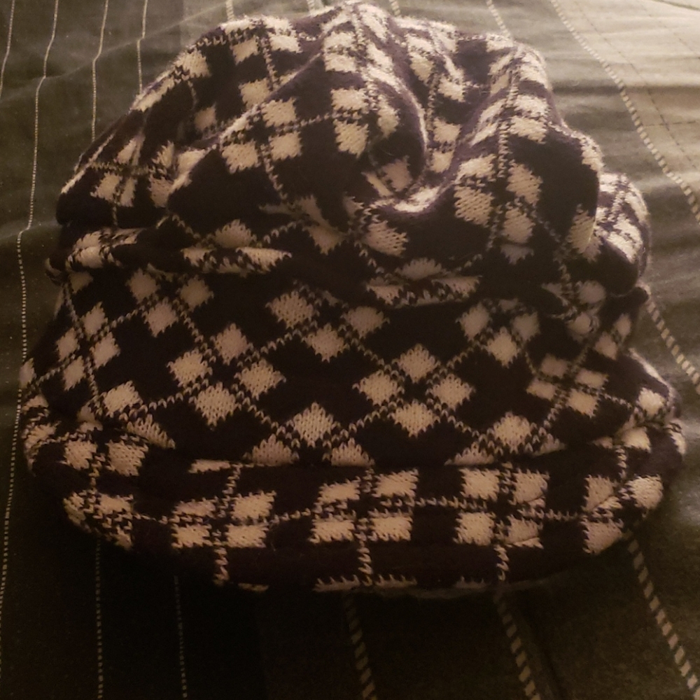 Matching Scarf & Hat Set - Picture 3 of 5